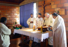 Carica l'immagine nel visualizzatore di Gallery, FINO ALLA FINE. DON PIETRO GANAPINI - Edizioni San Lorenzo