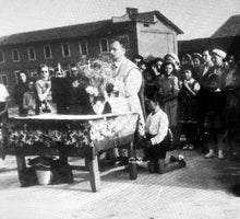 Carica l'immagine nel visualizzatore di Gallery, Parlare ai piccoli e farsi dire da loro - Don Alberto Altana a cento anni dalla nascita - Edizioni San Lorenzo