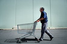 Carica l'immagine nel visualizzatore di Gallery, Francesco Fiorino, Tra sorrisi e lotte - Edizioni San Lorenzo